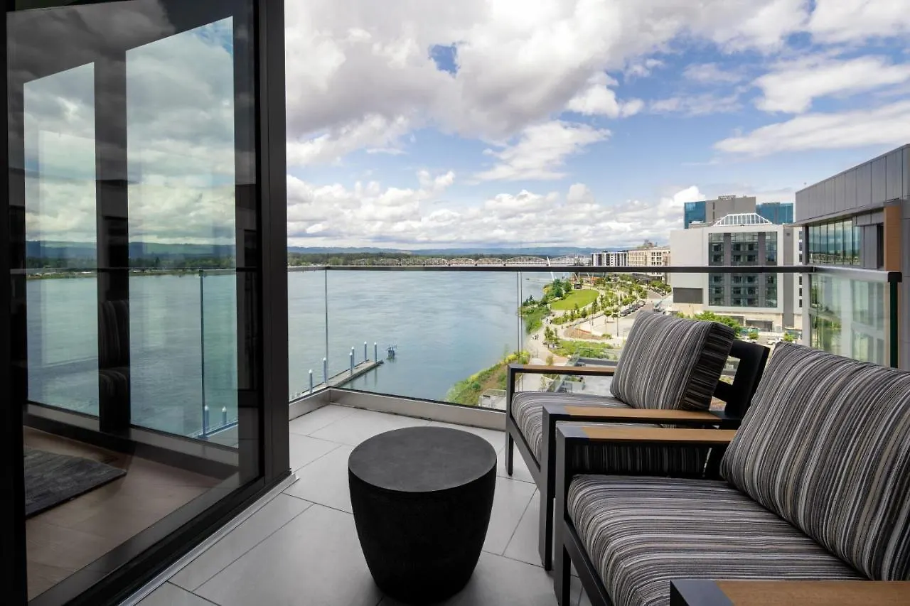 Ac Hotel By Marriott Vancouver Waterfront